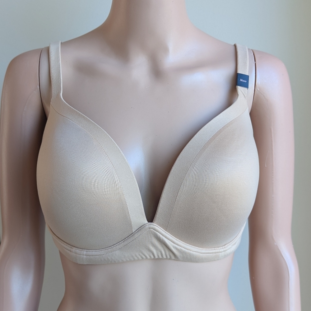 NEW Victoria's Secret Body By Victoria Racerback No Wire Bra 36DD
